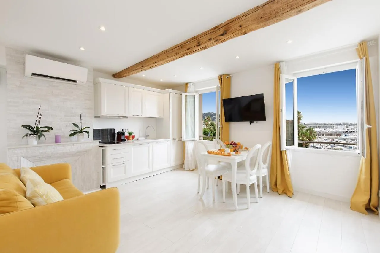 Great Sea View Yourhosthelper ile iletişim